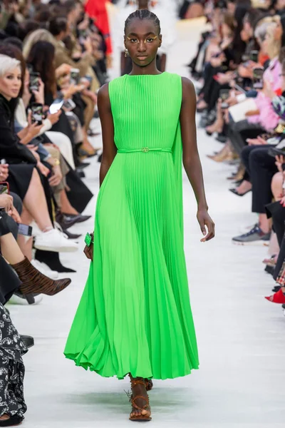 Look 27